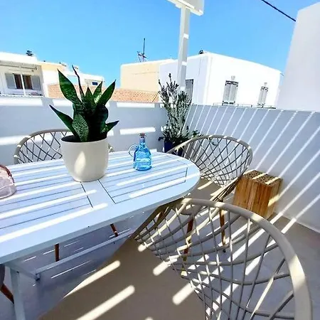 Luxury Boutique With Jacuzzi In Appartement Náoussa