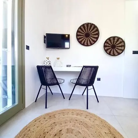 Luxury Boutique With Jacuzzi In Appartement Náoussa